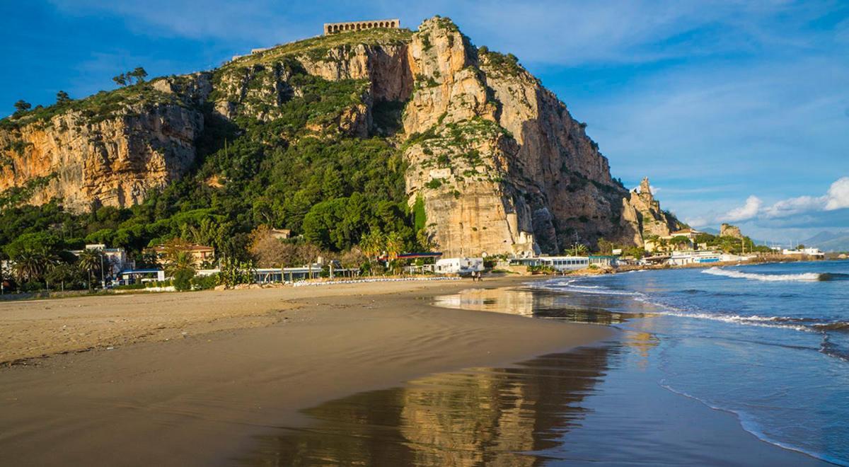 Casa Vitelli - Centro Storico A Due Passi Da Tutto Lägenhet Terracina Exteriör bild