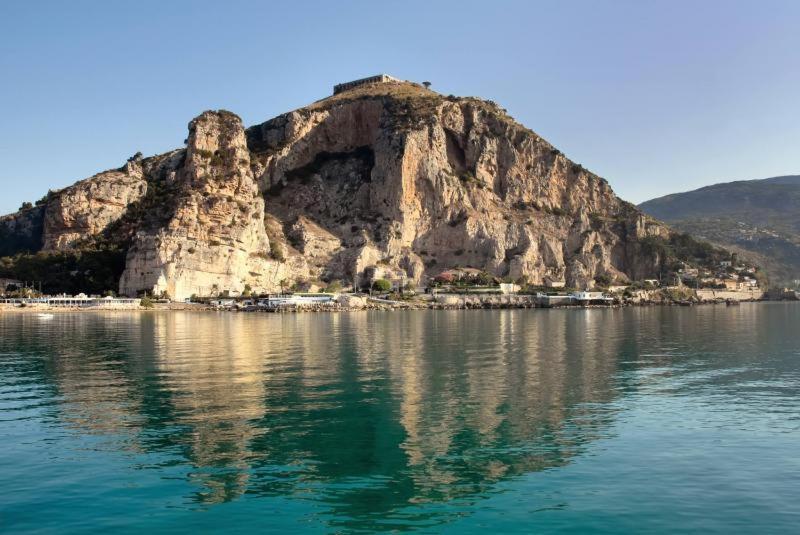 Casa Vitelli - Centro Storico A Due Passi Da Tutto Lägenhet Terracina Exteriör bild