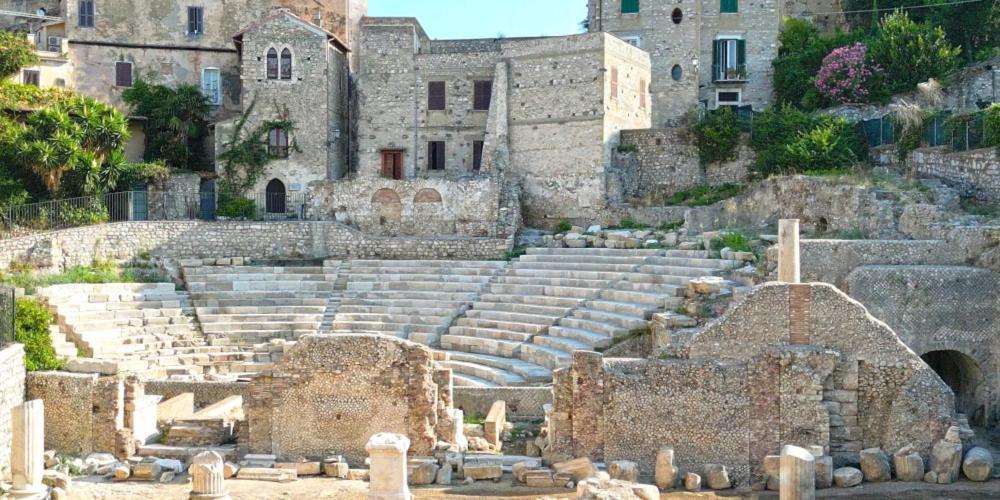 Casa Vitelli - Centro Storico A Due Passi Da Tutto Lägenhet Terracina Exteriör bild