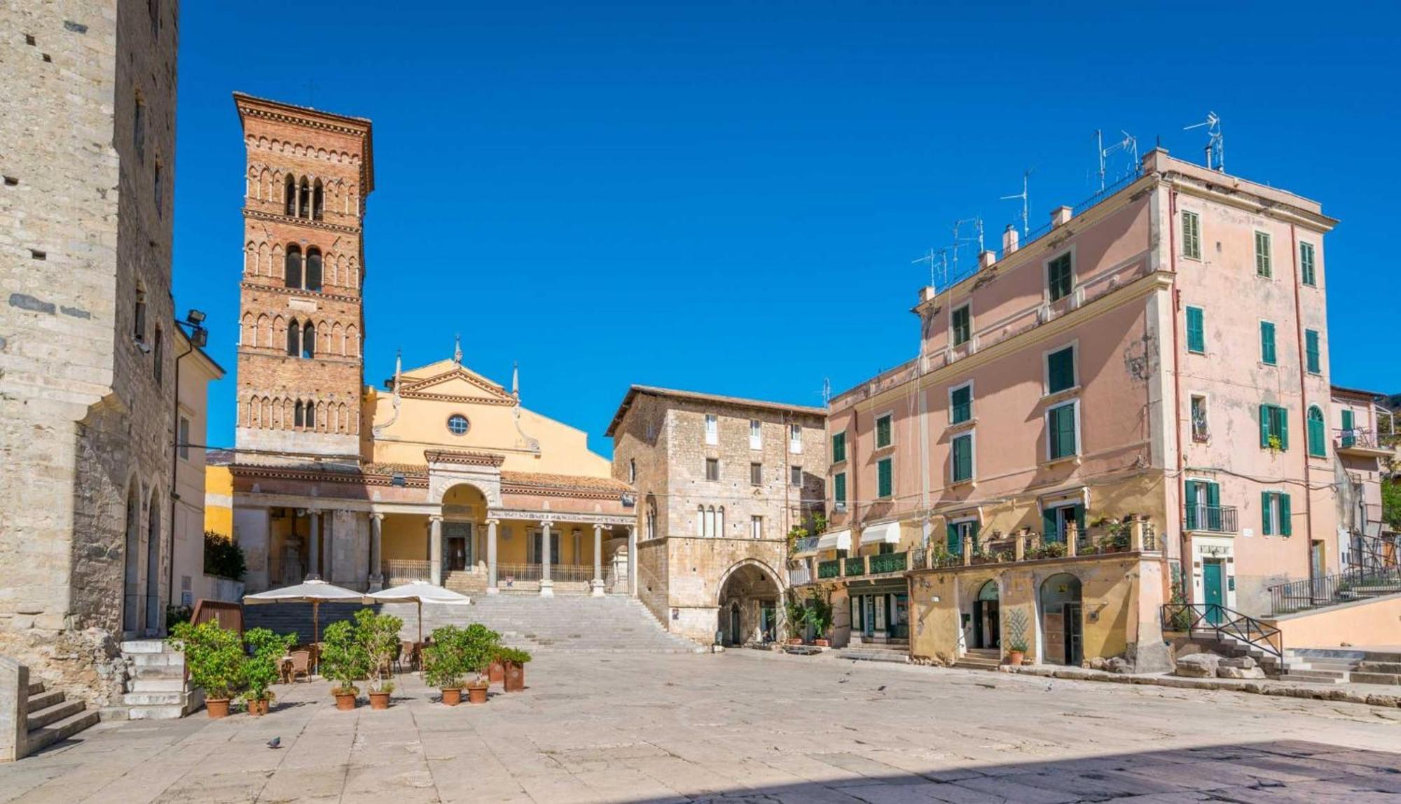 Casa Vitelli - Centro Storico A Due Passi Da Tutto Lägenhet Terracina Exteriör bild