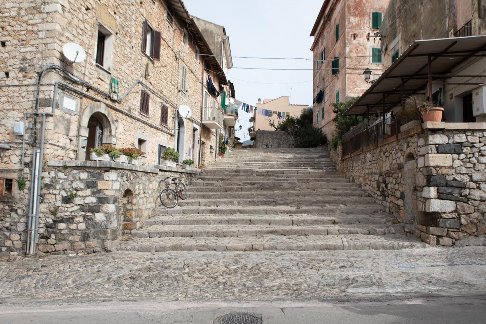 Casa Vitelli - Centro Storico A Due Passi Da Tutto Lägenhet Terracina Exteriör bild